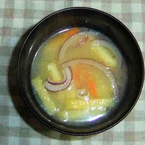 優しい甘さ⭐︎かぼちゃと新玉ねぎの味噌汁